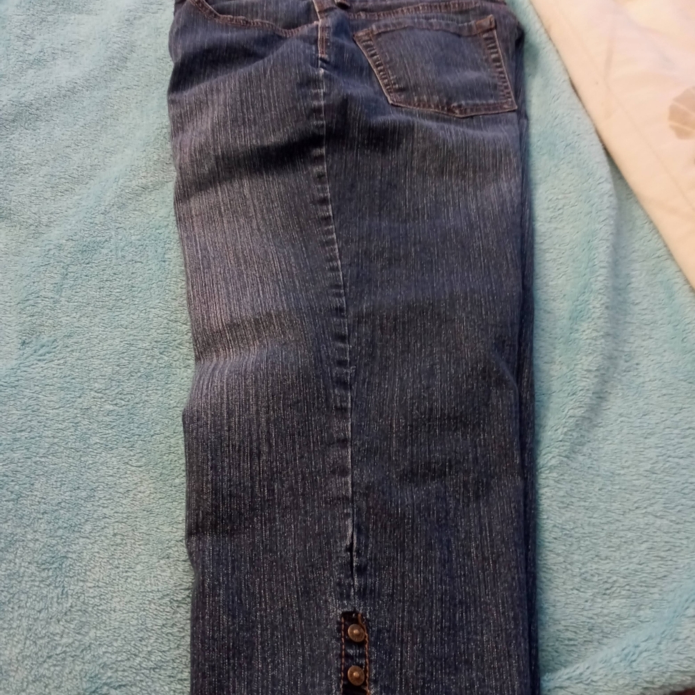 Gloria Vanderbilt Ladies Denim Crop Jeans